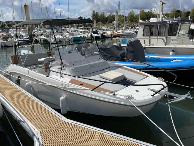 BENETEAU FLYER 7 SUNDECK