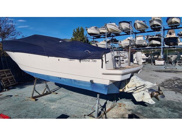 BENETEAU OMBRINE 700