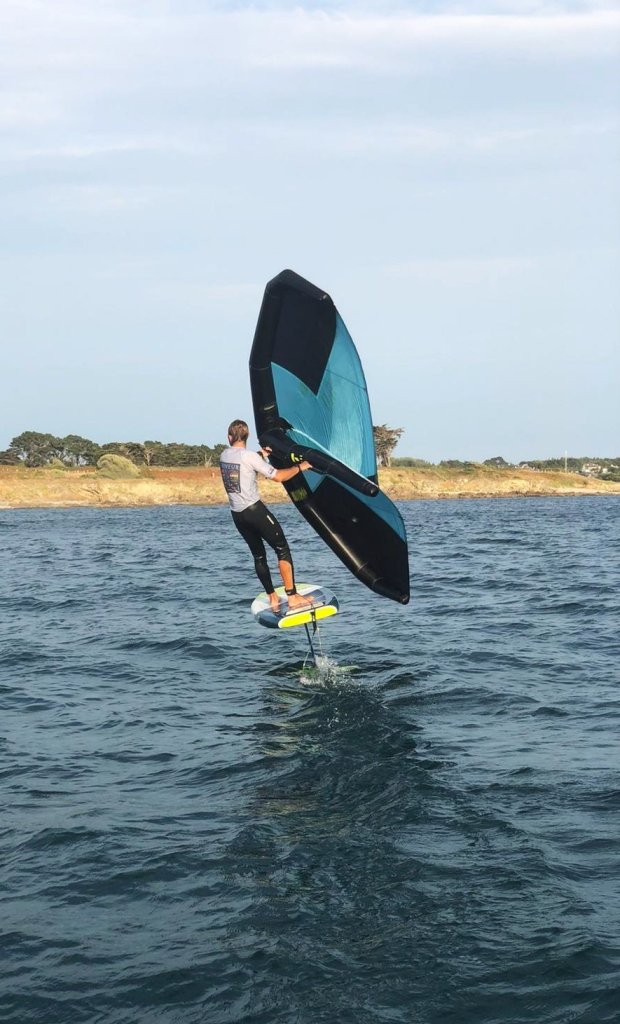 Wingfoil Tahé : flotteurs, ailes et foils