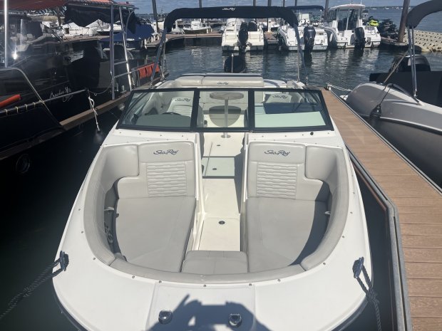 SEA RAY 230 SUN SPORT